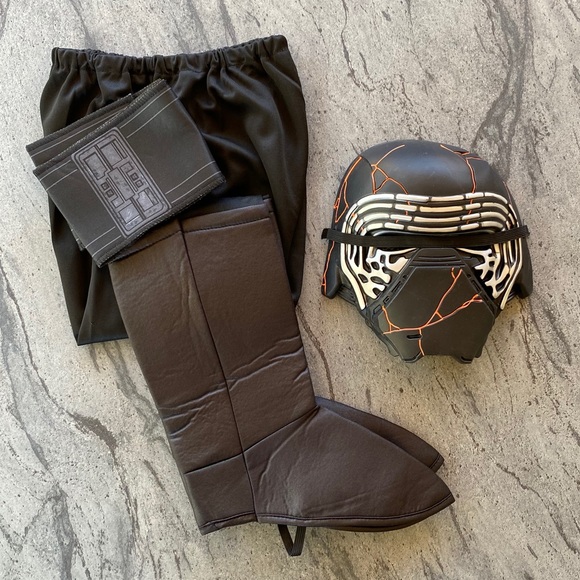 Star Wars Kylo Ren Accessories Play Set Medium - Picture 2 of 3